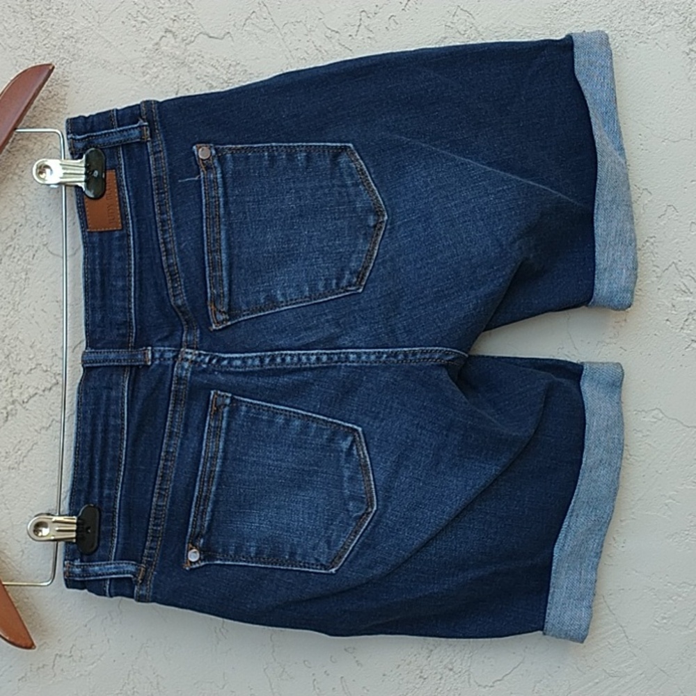 JUDY BLUE Cuffed Hem Jean Shorts Size M - Picture 2 of 13